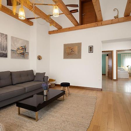 Apartments Cesare With Shared Pool Liznjan Bagian luar foto