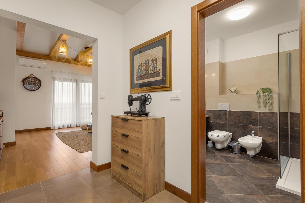 Apartments Cesare With Shared Pool Liznjan Bagian luar foto