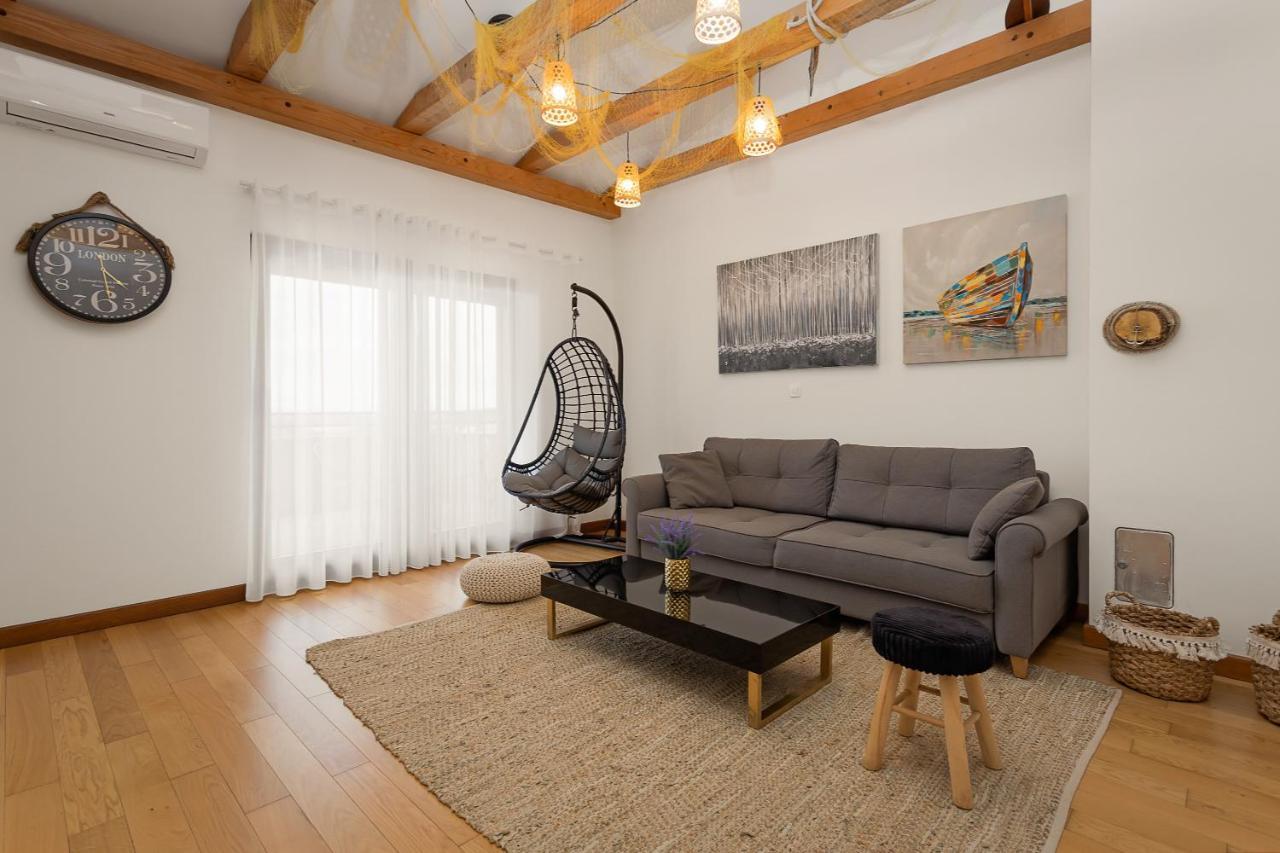 Apartments Cesare With Shared Pool Liznjan Bagian luar foto