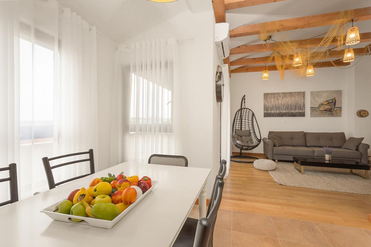 Apartments Cesare With Shared Pool Liznjan Bagian luar foto