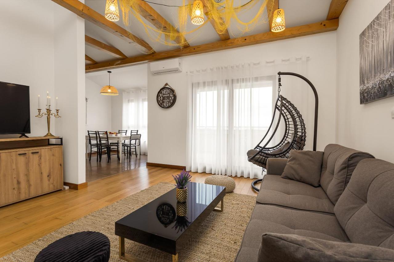 Apartments Cesare With Shared Pool Liznjan Bagian luar foto