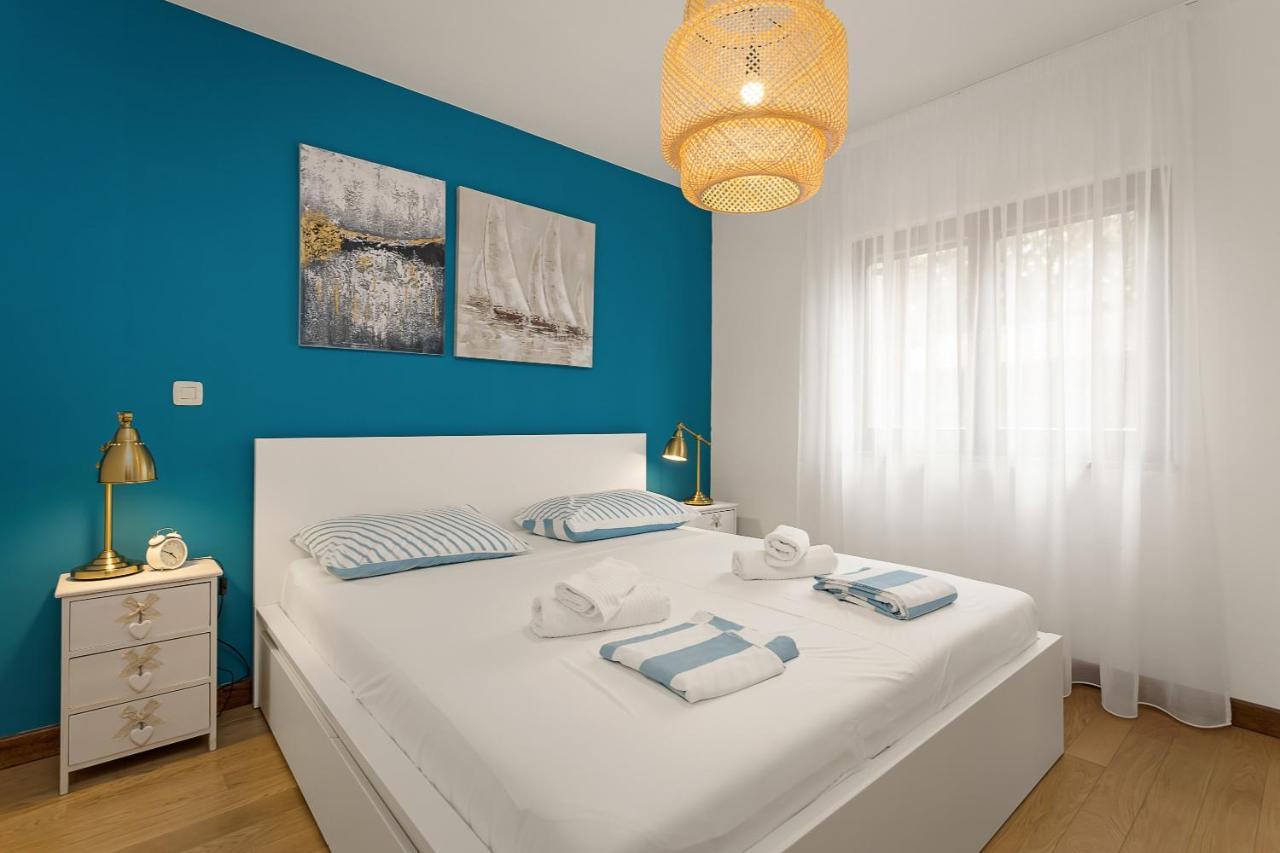 Apartments Cesare With Shared Pool Liznjan Bagian luar foto