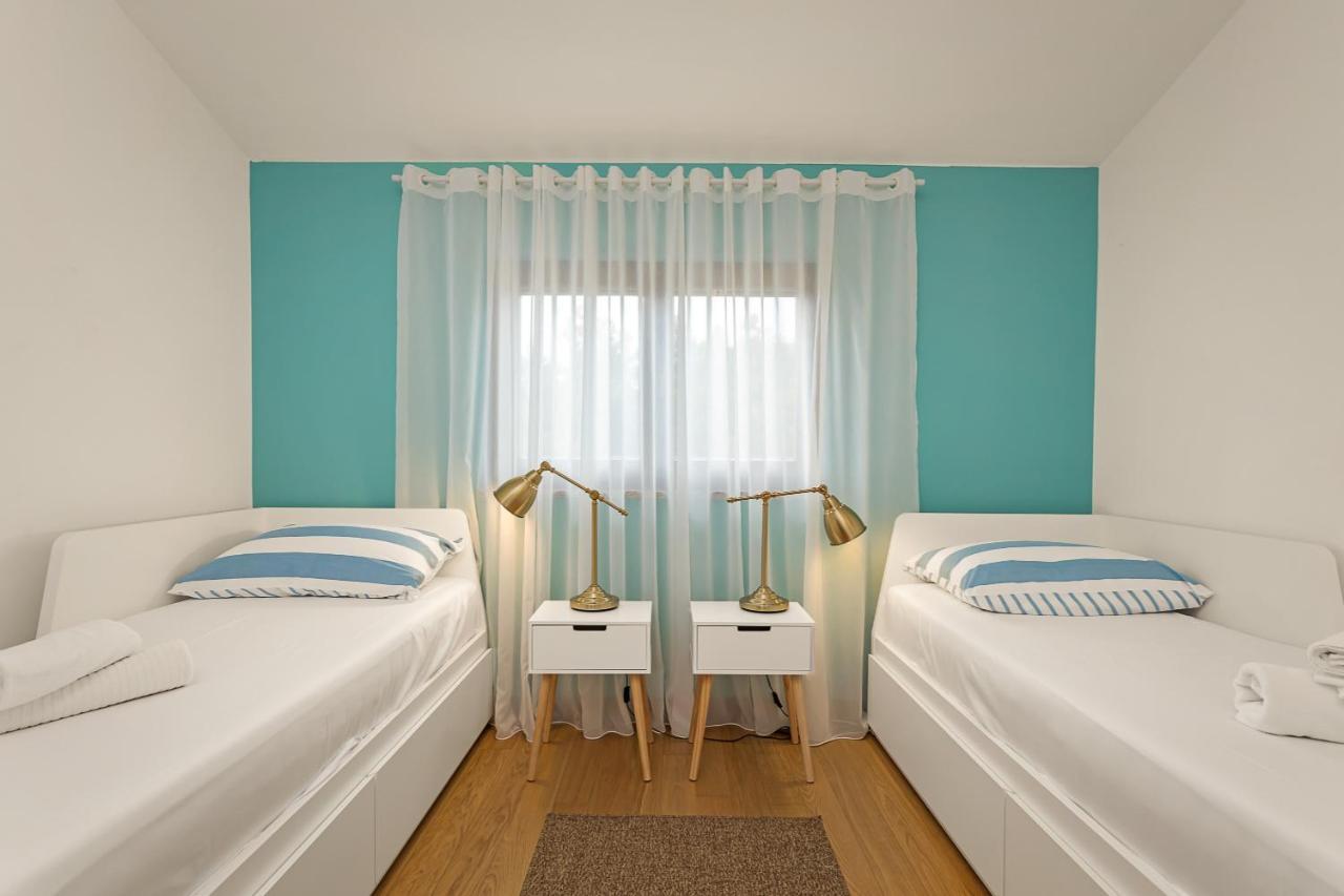 Apartments Cesare With Shared Pool Liznjan Bagian luar foto
