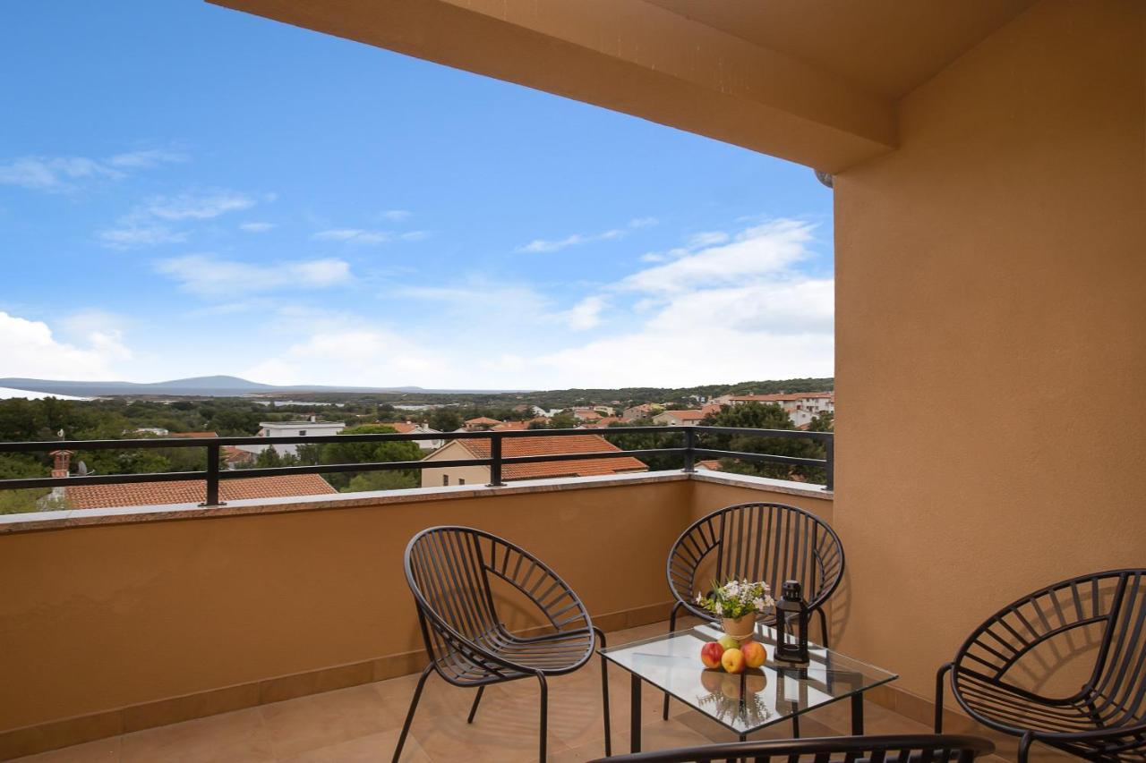 Apartments Cesare With Shared Pool Liznjan Bagian luar foto
