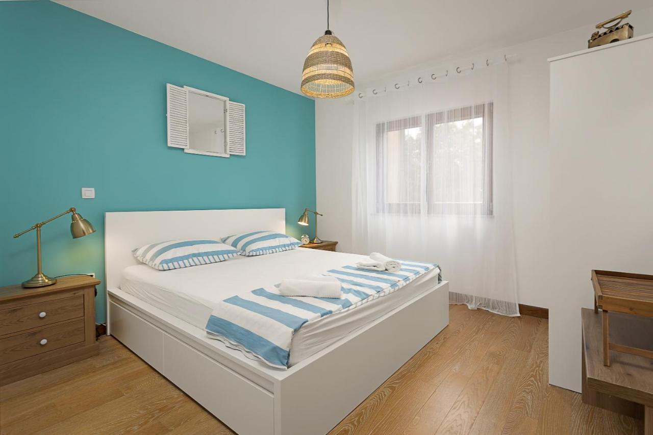 Apartments Cesare With Shared Pool Liznjan Bagian luar foto